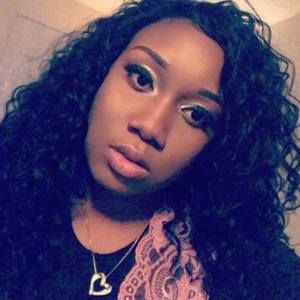 Meet your Posher, Arielle